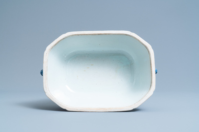 A composite 25-piece Chinese blue and white service, Qianlong