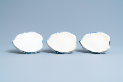 Un service en porcelaine de Chine en bleu et blanc &agrave; d&eacute;cor de sc&egrave;nes de chasse, 18/19&egrave;me