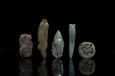 A collection of Chinese jade and hardstone carvings, Qing and later