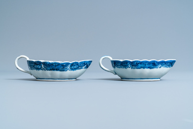 A composite 25-piece Chinese blue and white service, Qianlong