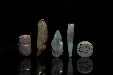 A collection of Chinese jade and hardstone carvings, Qing and later