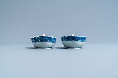 A composite 25-piece Chinese blue and white service, Qianlong