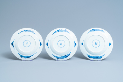 Un service en porcelaine de Chine en bleu et blanc &agrave; d&eacute;cor de sc&egrave;nes de chasse, 18/19&egrave;me
