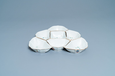 Un service &agrave; mendiants en porcelaine de Chine famille rose &agrave; d&eacute;cor 'Wu Shuang Pu', 19&egrave;me
