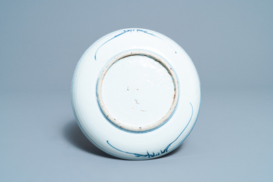 Une assiette en porcelaine de Chine en bleu et blanc de type ko-sometsuke pour le march&eacute; japonais, Tianqi