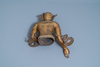 Une tr&egrave;s grande figure de la Tara Blanche en bronze, N&eacute;pal, 19&egrave;me