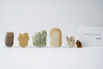 A collection of Chinese jade and hardstone carvings, Qing and later