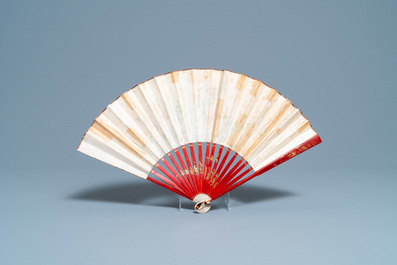 A Chinese painted paper and lacquered wood fan, 18/19th C.