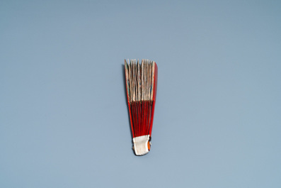 A Chinese painted paper and lacquered wood fan, 18/19th C.