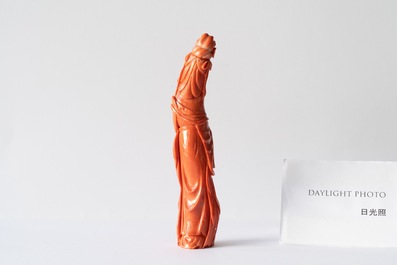 A Chinese carved red coral figure of a lady, 19/20th C.