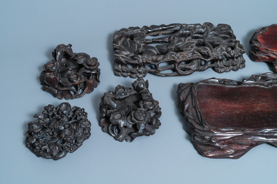 Six socles en bois sculpt&eacute;, Chine, 19/20&egrave;me