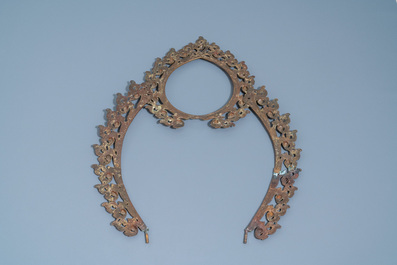 Une tr&egrave;s grande figure de la Tara Blanche en bronze, N&eacute;pal, 19&egrave;me