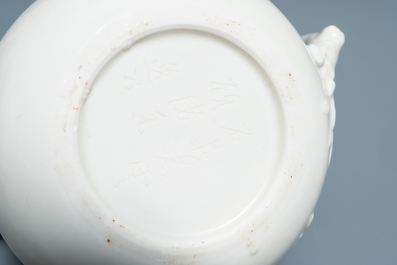 A Chinese Dehua blanc de Chine teapot, inscribed Yi Gong, 18/19th C.