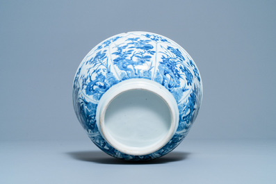 Een grote Chinese blauw-witte kom met florale vakverdeling, Kangxi