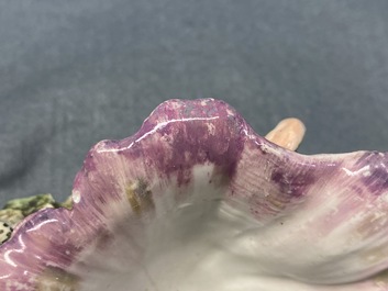 Deux salerons en forme de coquillages en porcelaine de Chelsea, Angleterre, 18&egrave;me