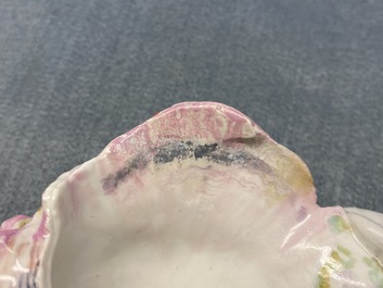 Deux salerons en forme de coquillages en porcelaine de Chelsea, Angleterre, 18&egrave;me