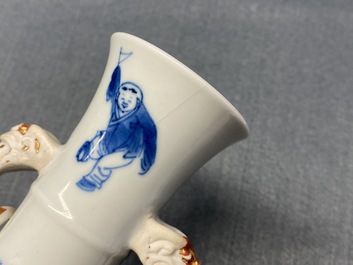 Een Chinese blauw-witte vaas met olifantenoren, Kangxi merk en periode