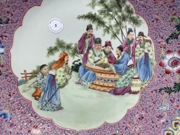 Een Chinese famille rose schotel, Qianlong merk, Republiek