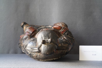 Une grande figure de Guandi en bois lacqu&eacute;, Chine, Kangxi