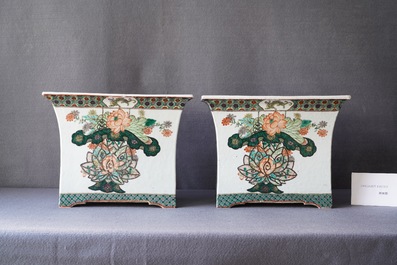 A pair of Chinese rectangular famille rose jardini&egrave;res, 19th C.