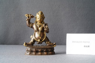 Une figure de Vajrapani en bronze dor&eacute;, Sino-Tibet, 17/18&egrave;me