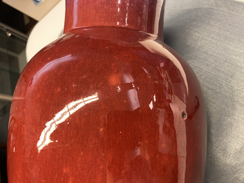 Un vase en porcelaine de Chine &agrave; &eacute;mail flamb&eacute;, 19&egrave;me