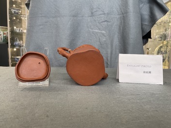 A Chinese Yixing stoneware tree trunk-shaped teapot and cover, 18/19th C.