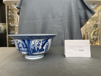 Een Chinese blauw-witte 'Xi Xiang Ji' klapmuts kom, Kangxi merk en periode