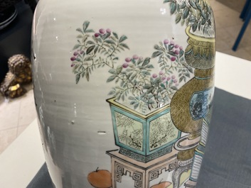 Une paire de vases en porcelaine de Chine qianjiang cai, 19/20&egrave;me