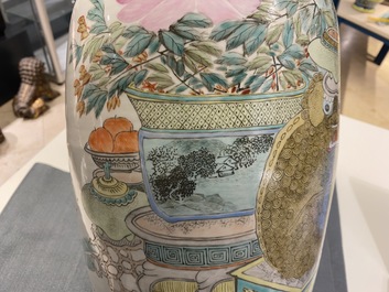 Une paire de vases en porcelaine de Chine qianjiang cai, 19/20&egrave;me