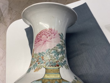 Une paire de vases en porcelaine de Chine qianjiang cai, 19/20&egrave;me