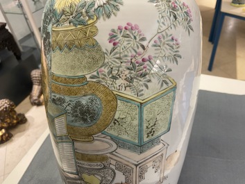 Une paire de vases en porcelaine de Chine qianjiang cai, 19/20&egrave;me