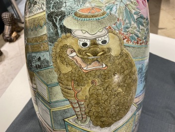 Une paire de vases en porcelaine de Chine qianjiang cai, 19/20&egrave;me