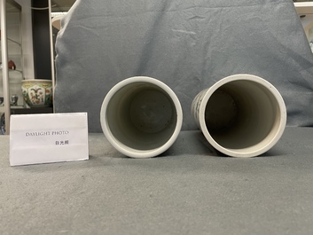 Two Chinese qianjiang cai hat stands and a blue and white bowl, 19/20th C.