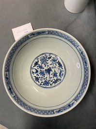 Two Chinese qianjiang cai hat stands and a blue and white bowl, 19/20th C.