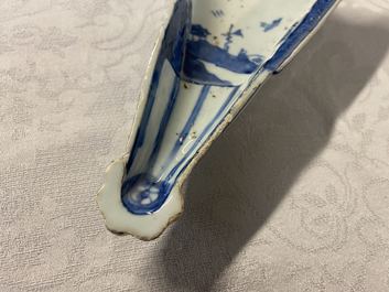 A Chinese blue and white ko-sometsuke 'fan' dish for the Japanese market, Tianqi/Chongzhen