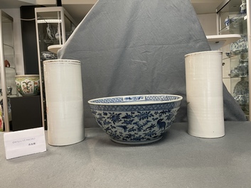 Two Chinese qianjiang cai hat stands and a blue and white bowl, 19/20th C.