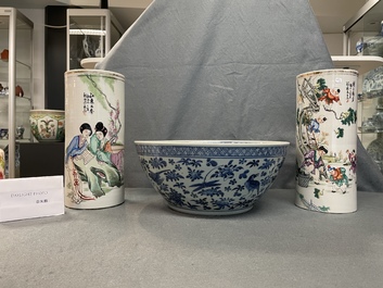 Two Chinese qianjiang cai hat stands and a blue and white bowl, 19/20th C.