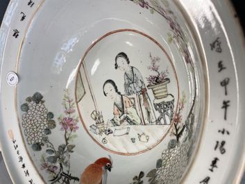 A large Chinese qianjiang cai bowl with a scholar and her student, 19/20th C.