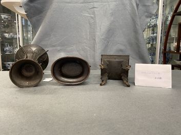 Two Chinese archaic bronze vases and a censer, 18/19th C.