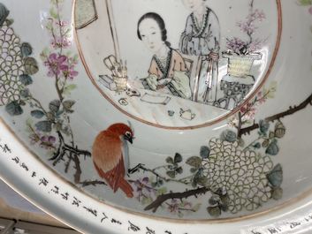 A large Chinese qianjiang cai bowl with a scholar and her student, 19/20th C.