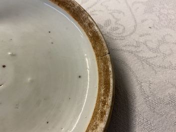 Een Chinese Bencharong dekseldoos voor de Thaise markt, 19e eeuw