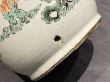 A Chinese famille verte rouleau vase, 19th C.