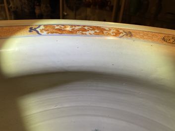 A large Chinese Imari-style fish bowl, Kangxi