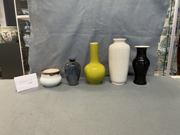 A varied collection of four monochrome Chinese and Japanese vases and a censer, 19/20th C.