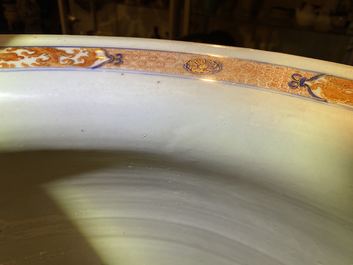 A large Chinese Imari-style fish bowl, Kangxi