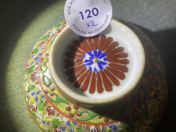 Deux bols couverts en porcelaine de Chine Bencharong pour le march&eacute; thai, Chine, 19&egrave;me