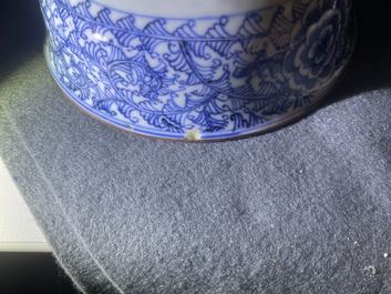 A Chinese blue and white Vietnamese market 'Bleu de Hue' bowl and cover, 19th C.