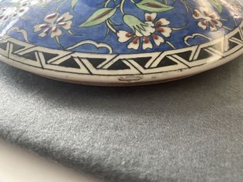 Een Iznik-stijl dekselkom, Samson, Parijs, 19e eeuw