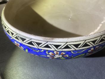 Een Iznik-stijl dekselkom, Samson, Parijs, 19e eeuw